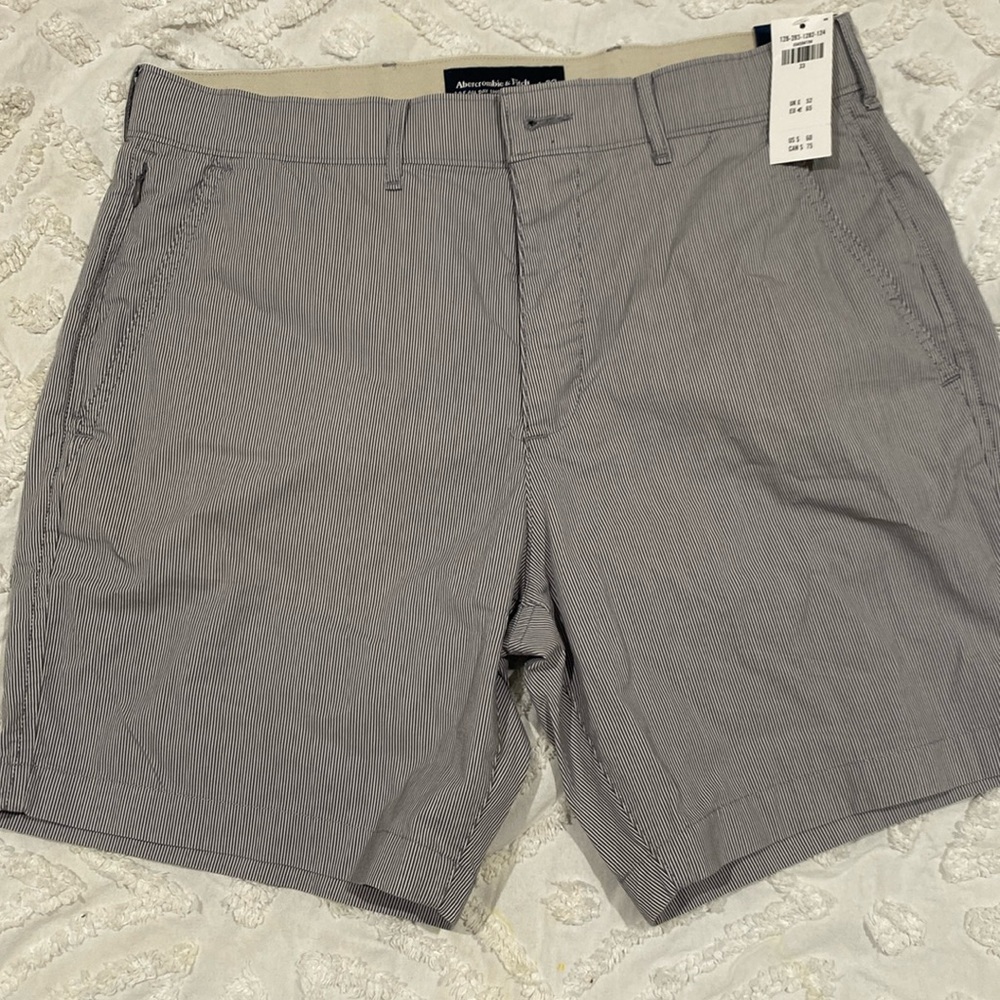 Abercrombie & Fitch Mens 7 inch short